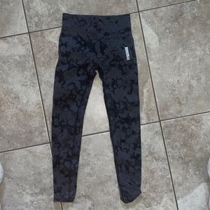 Gym Shark Adapt Leggings (with butt scrunch)